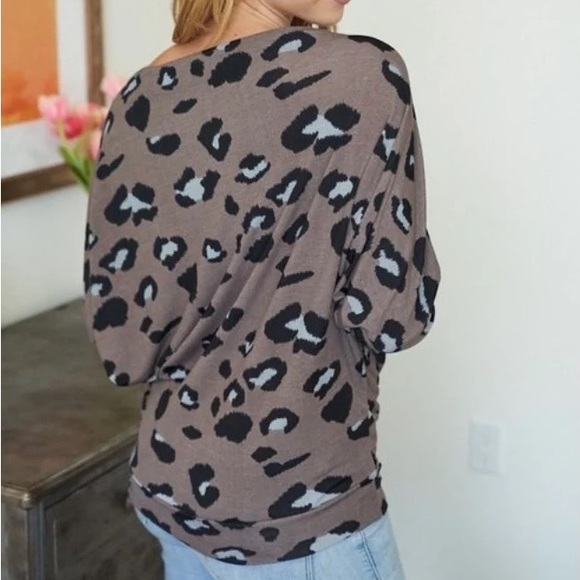 White Birch Cheetah Top M - Picture 6 of 8